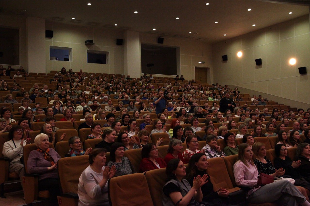 Театр из Югры представил заводоуковским зрителям два спектакля Театр из Югры представил заводоуковским зрителям два спектакля