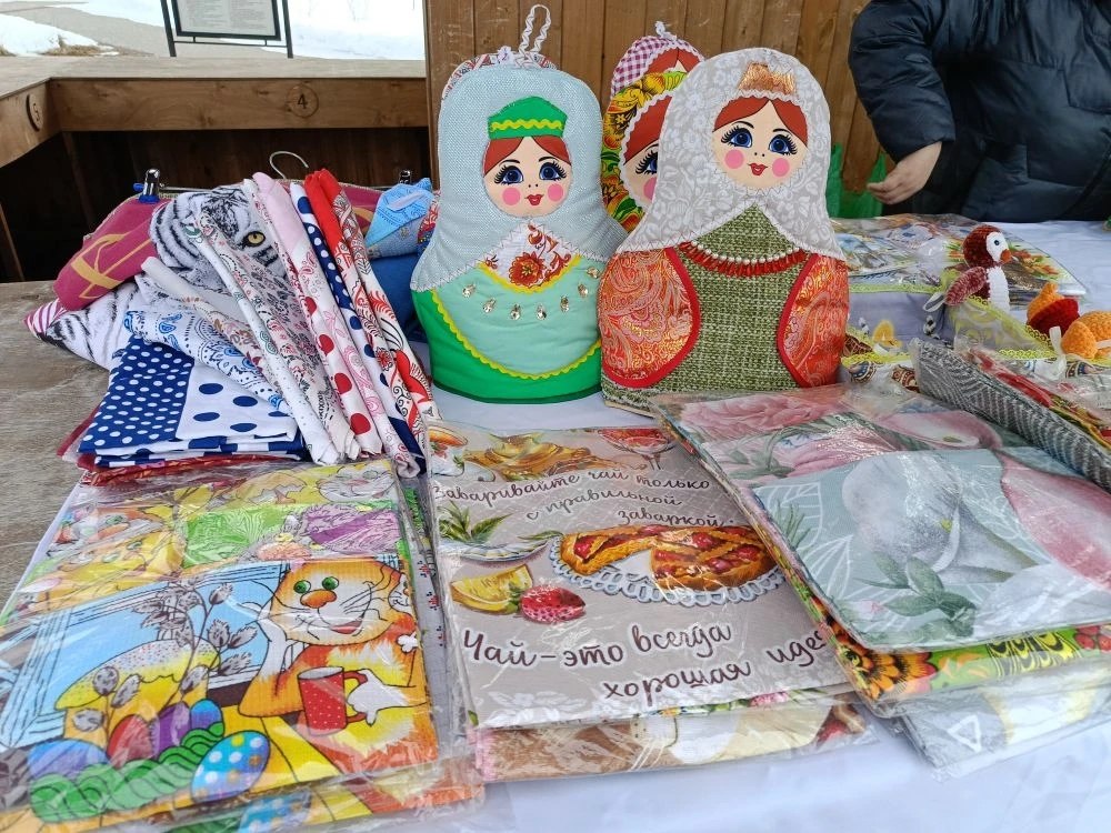 Друзья, если вы ещё думаете, куда отправиться сегодня, решение есть — Базарная площадь! Здесь развернётся грандиозное празднование национального татарского праздника «Амаль», и гостей ждёт море интересного на любой вкус и... Друзья, если вы ещё думаете, куда отправиться сегодня, решение есть — Базарная площадь! Здесь развернётся грандиозное празднование национального татарского праздника «Амаль», и гостей ждёт море интересного на любой вкус и...