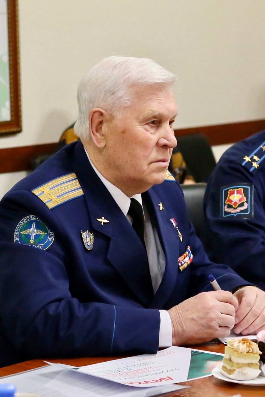 Максим Афанасьев: От всей души поздравляю нашего уважаемого Владимира Ильича Шарпатова с днём рождения!