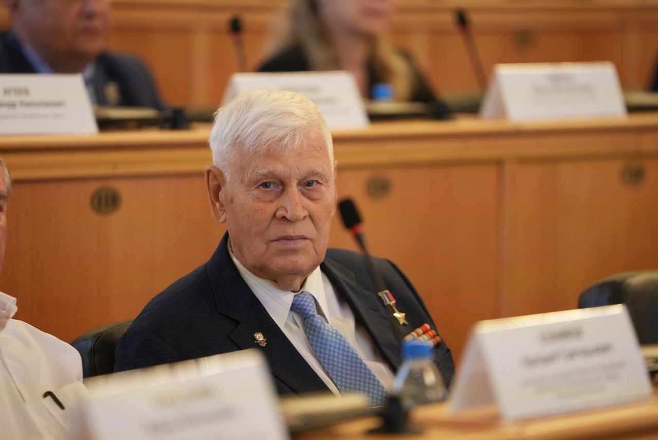 Максим Афанасьев: От всей души поздравляю нашего уважаемого Владимира Ильича Шарпатова с днём рождения! Максим Афанасьев: От всей души поздравляю нашего уважаемого Владимира Ильича Шарпатова с днём рождения!