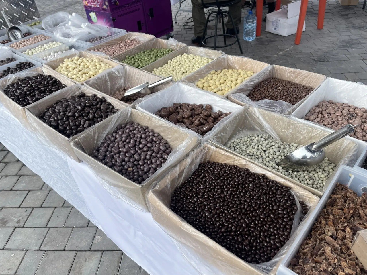 Дорогие тоболяки и гости города! Прямо сейчас на Базарной площади уже распахнула свои двери праздничная ярмарка Дорогие тоболяки и гости города! Прямо сейчас на Базарной площади уже распахнула свои двери праздничная ярмарка