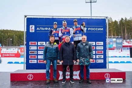 Более пяти тысяч болельщиков вчера заполнили трибуны «Жемчужины Сибири», чтобы поддержать биатлонистов на чемпионате России