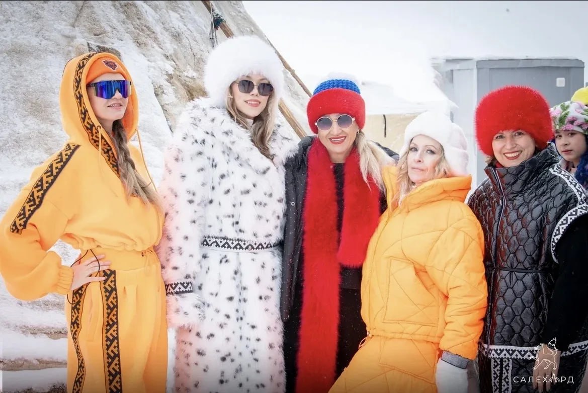 1 В Салехарде на Дне оленевода прошел модный показ «Сияние Ямала»