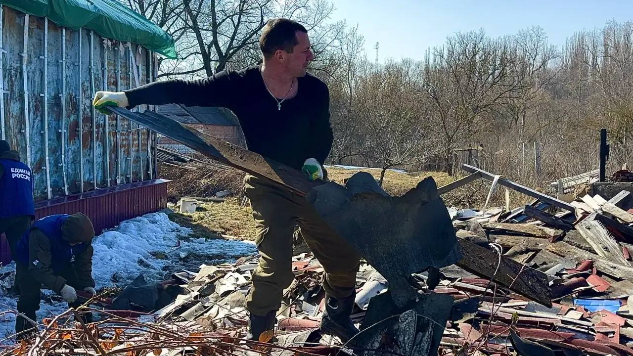 Игорь Кастюкевич: Даже в выходные дни в волонтерском лагере Единой России «Курский рубеж» кипит работа. Игорь Кастюкевич: Даже в выходные дни в волонтерском лагере Единой России «Курский рубеж» кипит работа.