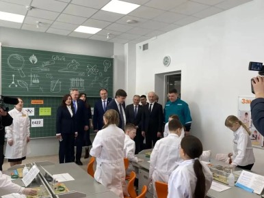 Сергей Кравцов в Тобольске осмотрел школу №16 имени Виктора Неймышева