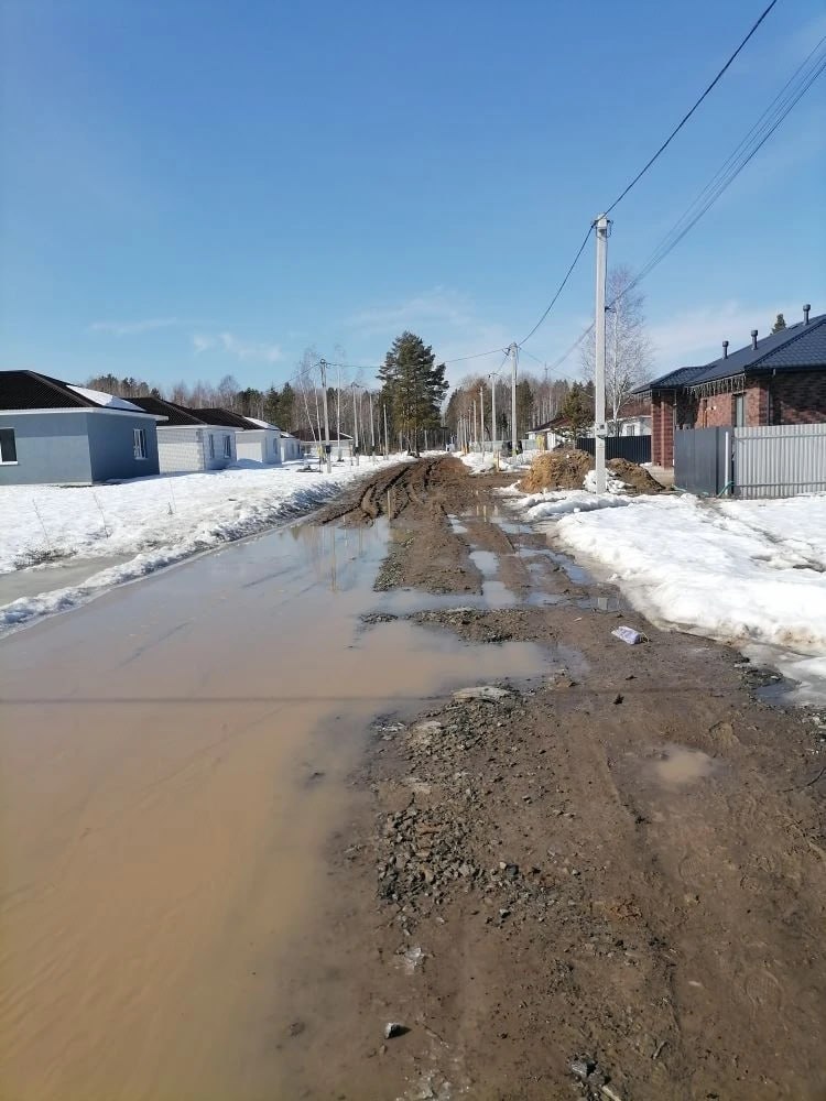 Дорога — кусок грязи!. В Тюнево местные жалуются на состояние их, так называемых, дорог Дорога — кусок грязи!. В Тюнево местные жалуются на состояние их, так называемых, дорог