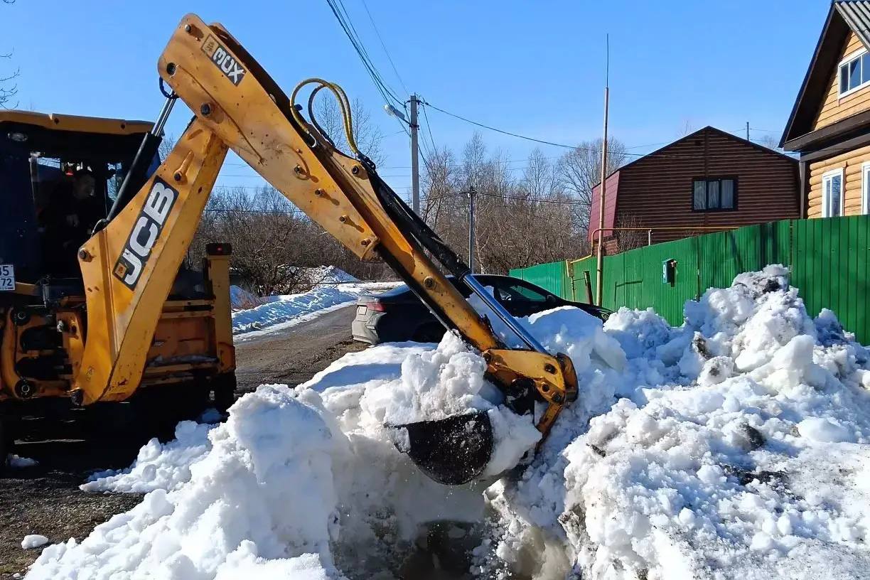 Продолжаем масштабную очистку городской инфраструктуры после зимы