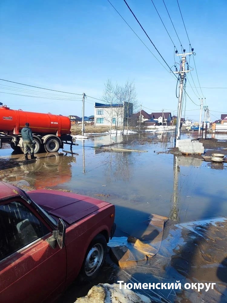 В двух округах Тюменской области борются с подтоплениями территорий В двух округах Тюменской области борются с подтоплениями территорий