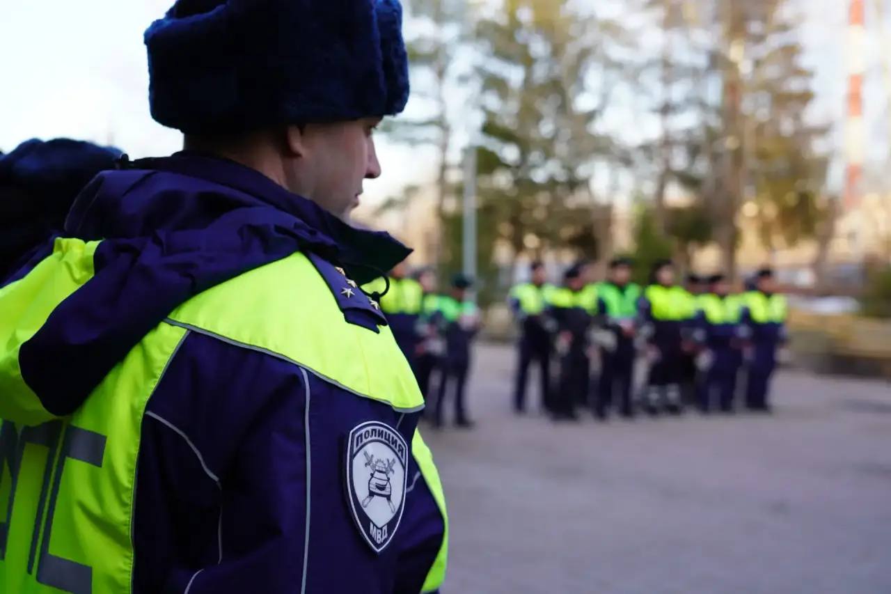 В наряд в ночь выйдут эти инспекторы ДПС после развода личного состава полка ДПС Госавтоинспекции на службу на дороги Тюмени, Тюменского и Нижнетавдинского округов В наряд в ночь выйдут эти инспекторы ДПС после развода личного состава полка ДПС Госавтоинспекции на службу на дороги Тюмени, Тюменского и Нижнетавдинского округов