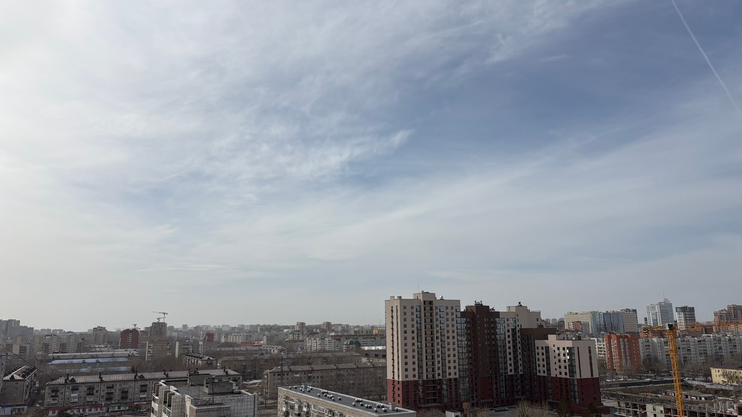 Сегодня погода так и шепчет: «Пора на улочку, на прогулочку!» Сегодня погода так и шепчет: «Пора на улочку, на прогулочку!»