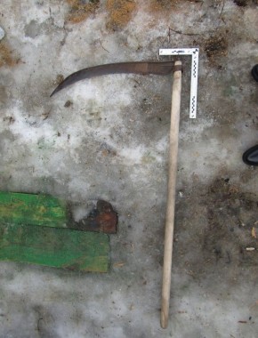 Получил удар… литовкой: к врачам попал тюменец с колото-резанной раной, полученной от собутыльника