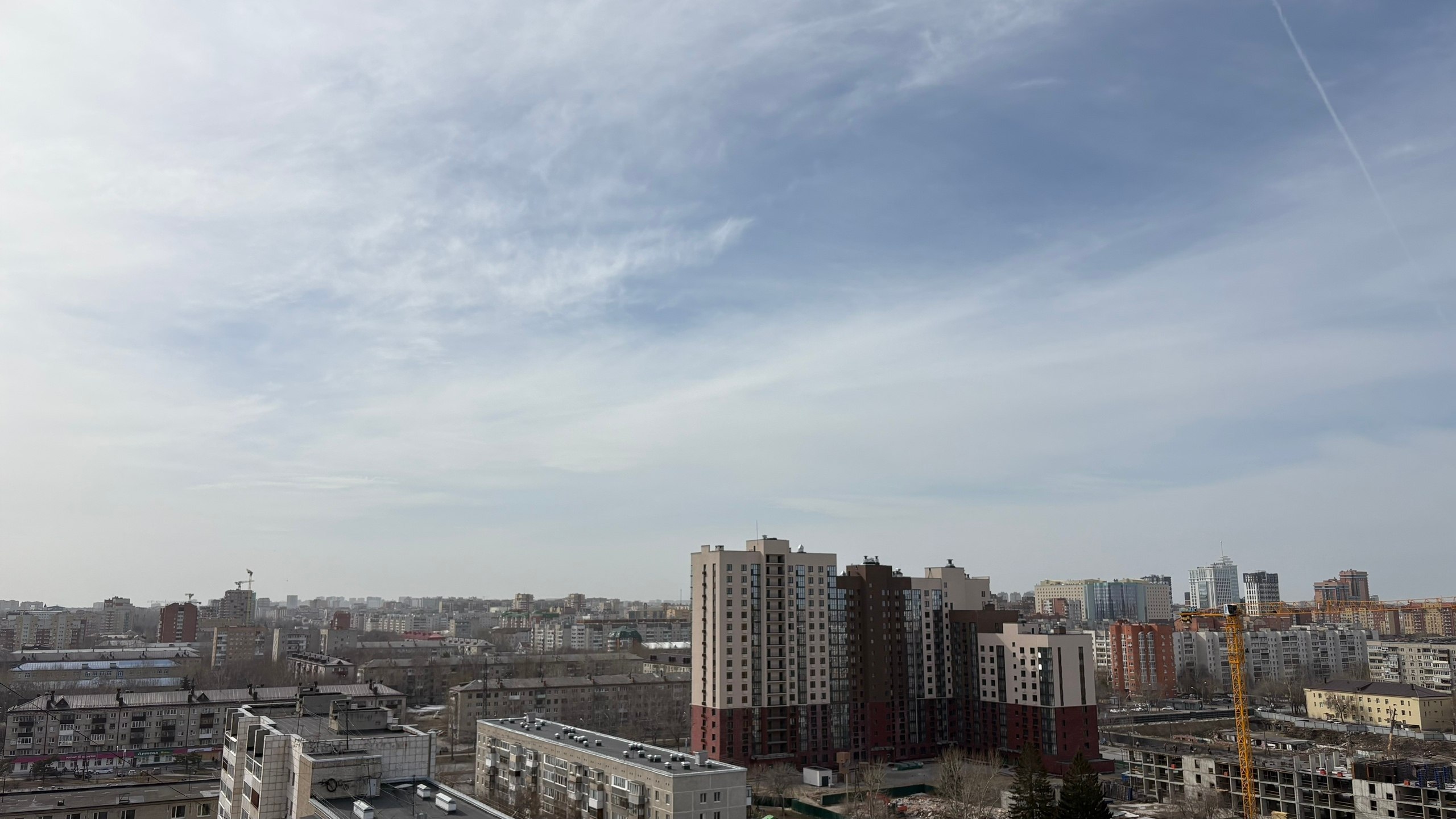 Сегодня погода так и шепчет: «Пора на улочку, на прогулочку!»