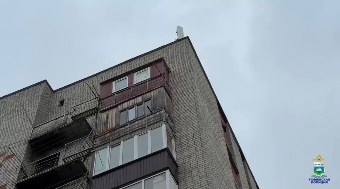 Поссорился с любимой и пытался совершить суицид: тюменские силовики спасли ему жизнь Поссорился с любимой и пытался совершить суицид: тюменские силовики спасли ему жизнь