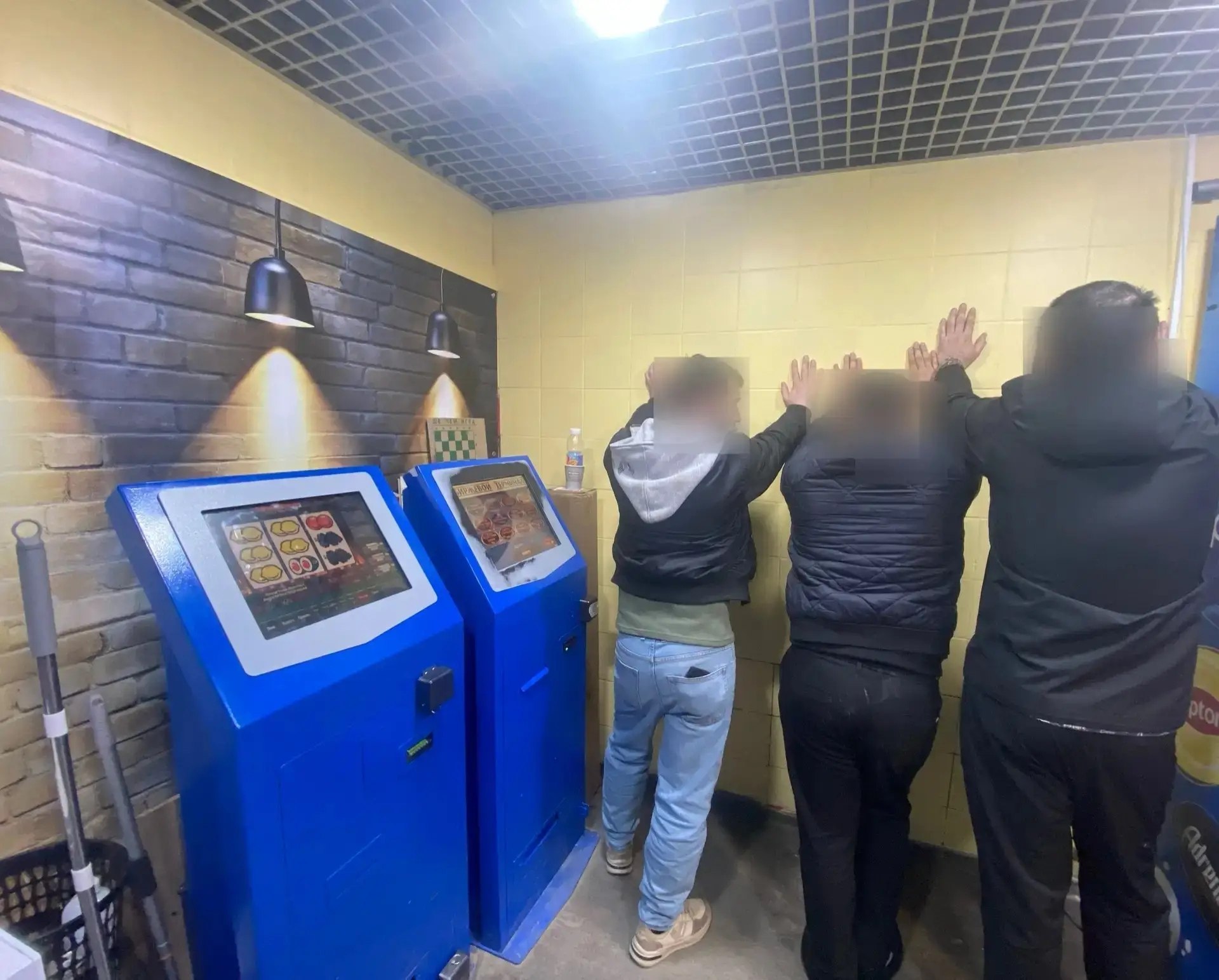 Незаконные игры на деньги: в Тюмени задержали горе-бизнесменов, которые организовали подпольные игорные клубы в Тюменской и Свердловской областях