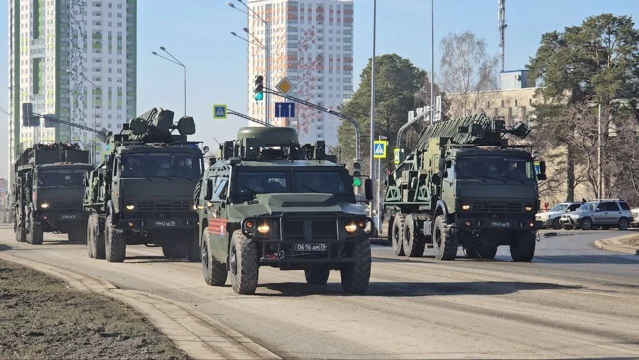 В Екатеринбурге уже стартовали тренировки к Параду Победы