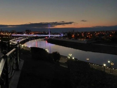 Мост Влюбленных в Тюмени традиционно "окрасится" в синий цвет завтра, 2 апреля