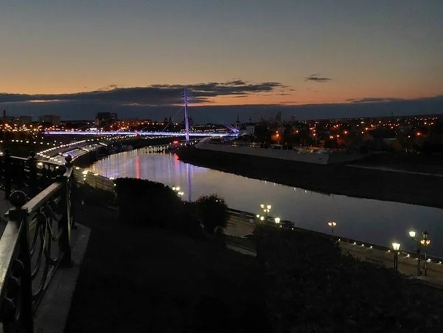 Мост Влюбленных в Тюмени традиционно "окрасится" в синий цвет завтра, 2 апреля