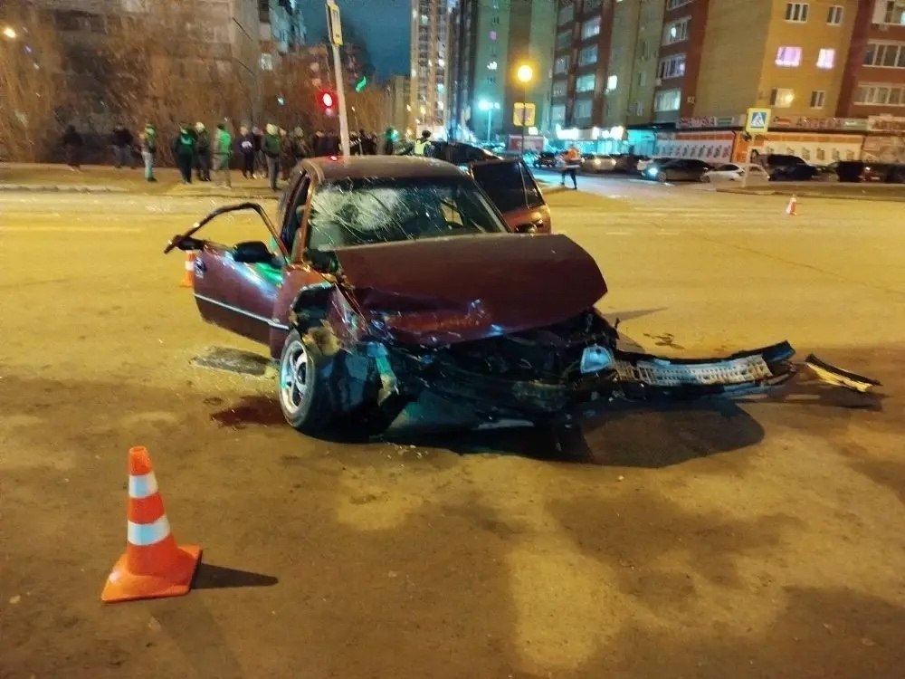 Стали известны подробности аварии, произошедшей в Зареке накануне — за рулем был подросток Стали известны подробности аварии, произошедшей в Зареке накануне — за рулем был подросток