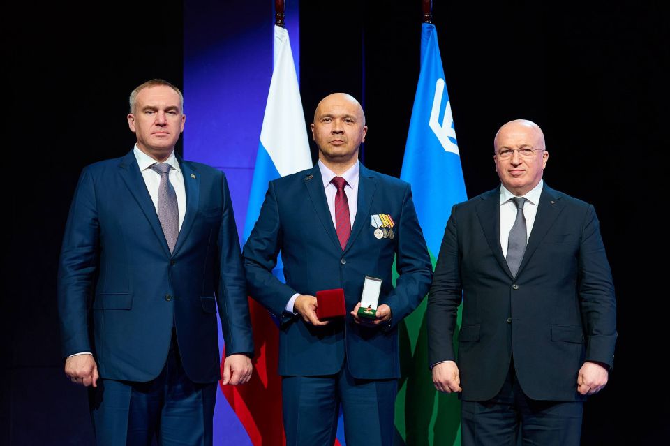 ������ �������: � �����-��������� ��������� IX ������������� ���������� ������-������������ ����� ��������� ������� � ���������� ��������, ������������ ������� ������, ��������� � ��������� �������