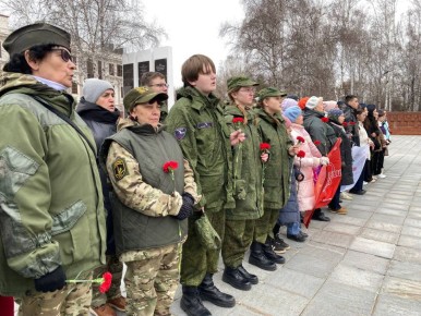 В эти минуты в Тюмени проходит торжественное открытие областной "Вахты памяти"