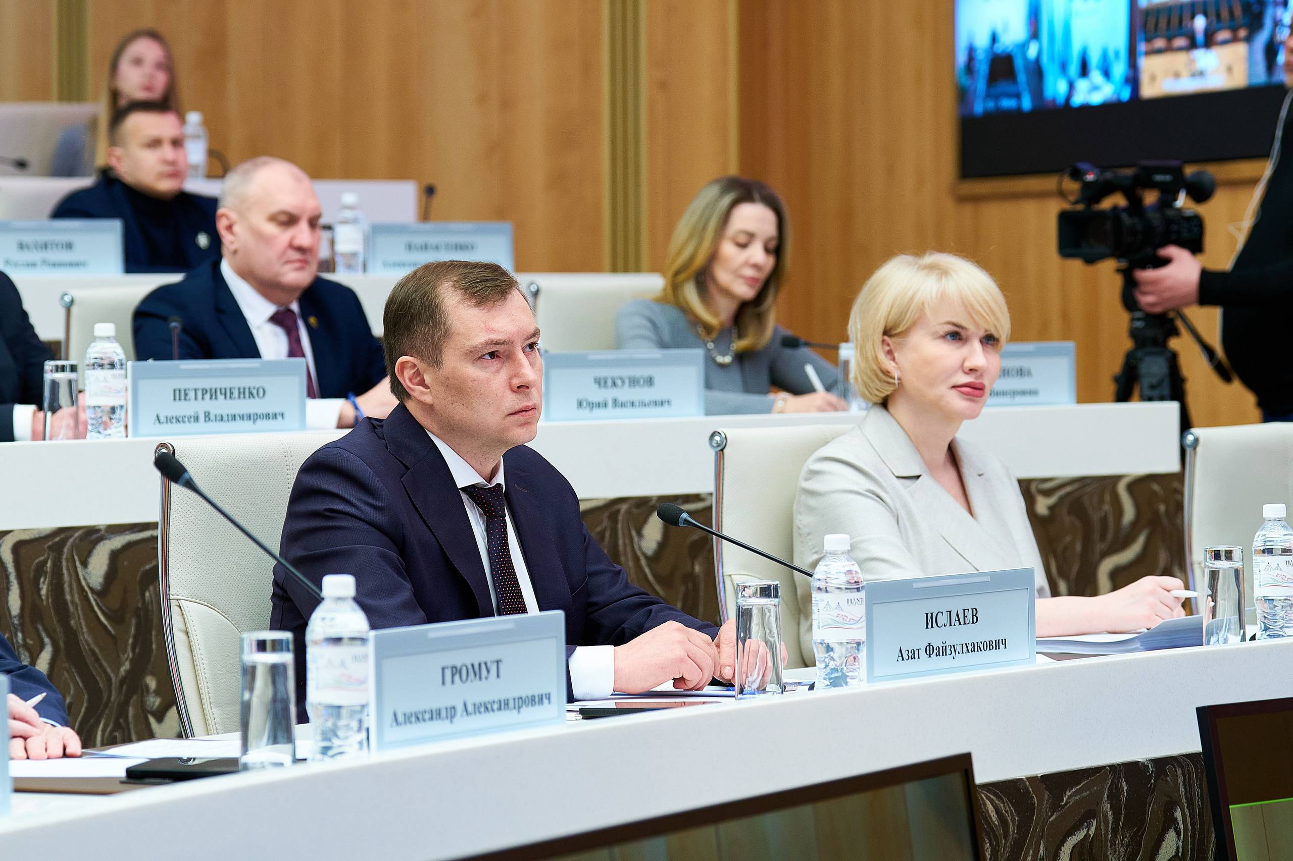 Руслан Кухарук: На заседании Регионального оргкомитета по подготовке и проведению в Югре мероприятий, посвященных 81-й годовщине Победы в Великой Отечественной войне, обсудили ход работы, которая ведется сразу по нескольким... Руслан Кухарук: На заседании Регионального оргкомитета по подготовке и проведению в Югре мероприятий, посвященных 81-й годовщине Победы в Великой Отечественной войне, обсудили ход работы, которая ведется сразу по нескольким...