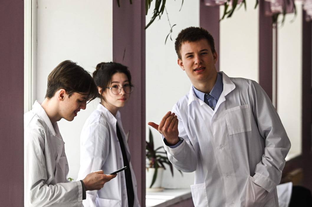 Наставничество для выпускников медицинских вузов и колледжей стало обязательным с 2026 года