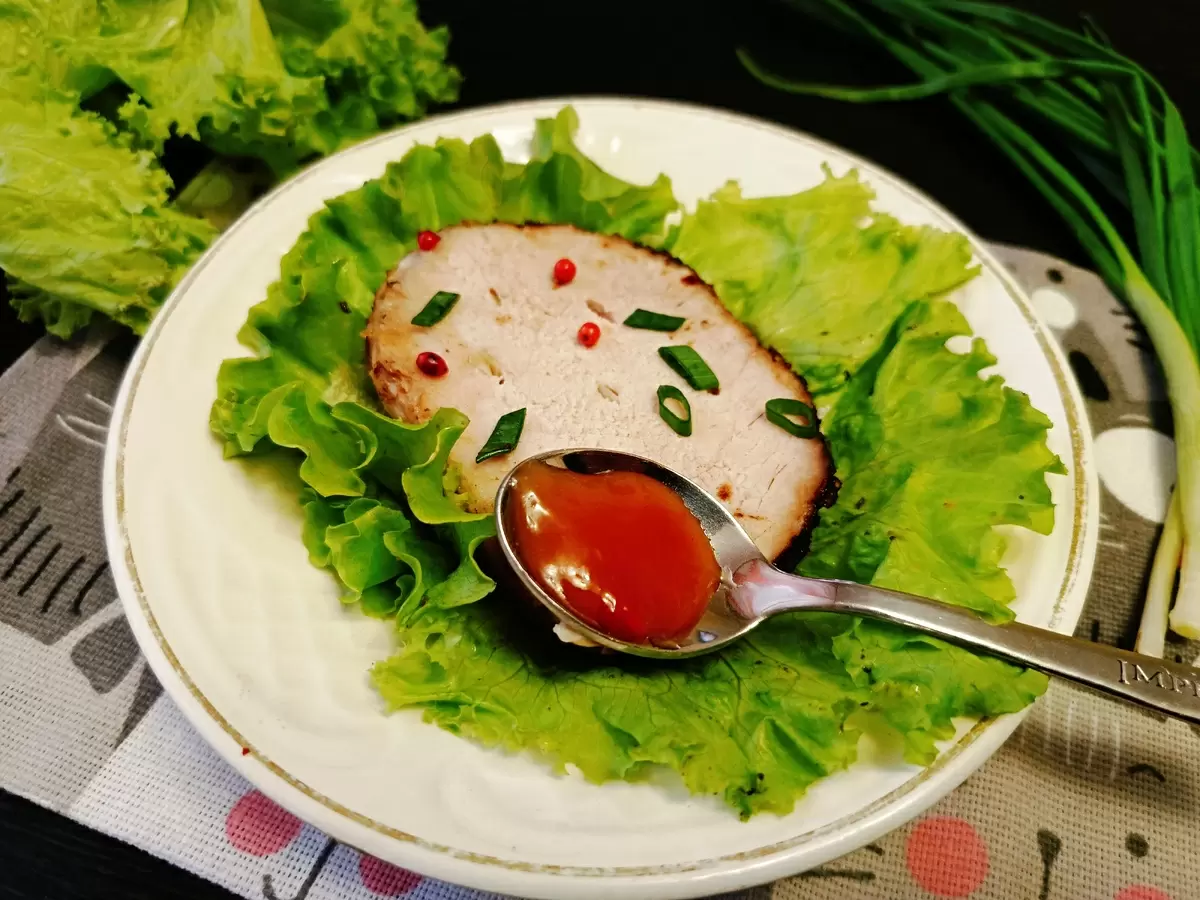 Как запечь свинину с чесноком: простота и вкус на вашей кухне
