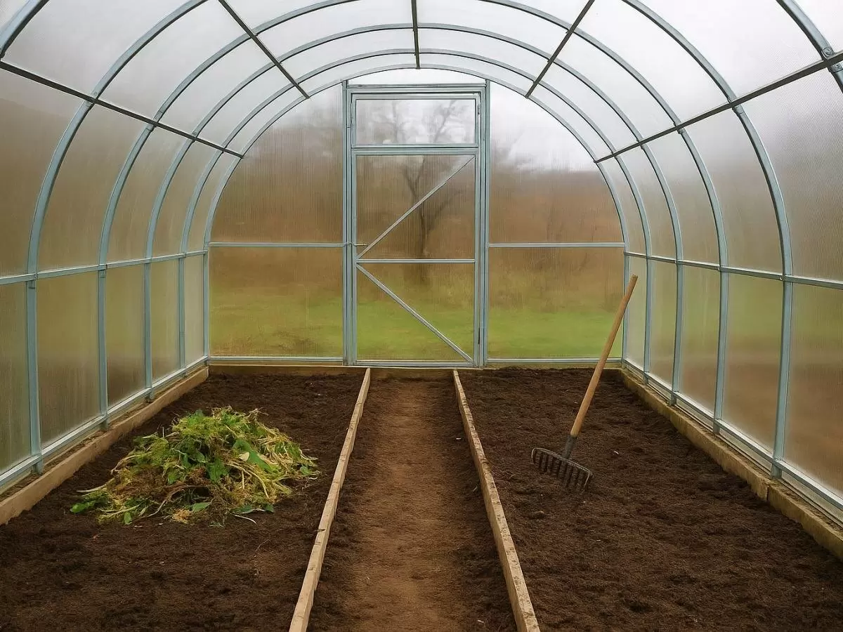 Подготовка теплицы к зиме: советы для успешного старта весной