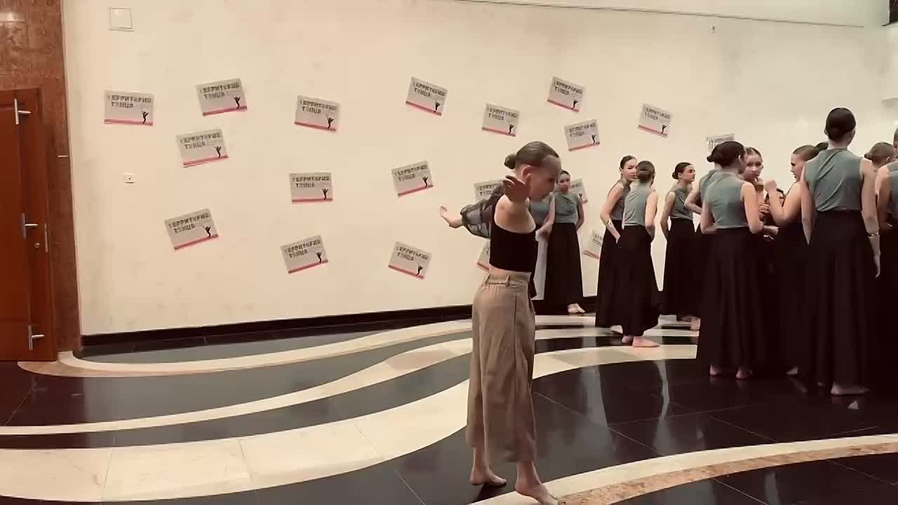 Друзья, ловите моменты! Отгремел гала-концерт XI международного фестиваля «Территория танца» им. Родиона Юмашева — и это было невероятно! Энергия, ритм, красота и искренние эмоции участников зарядили весь зал