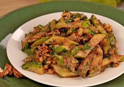 Новый взгляд на салат из жареных кабачков