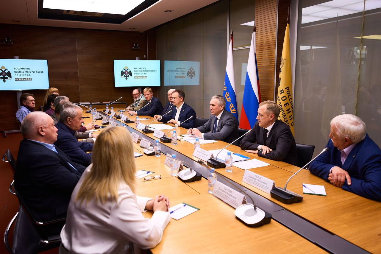 Владимир Мединский: Вместе с губернатором Тюменской обл Владимир Мединский: Вместе с губернатором Тюменской обл