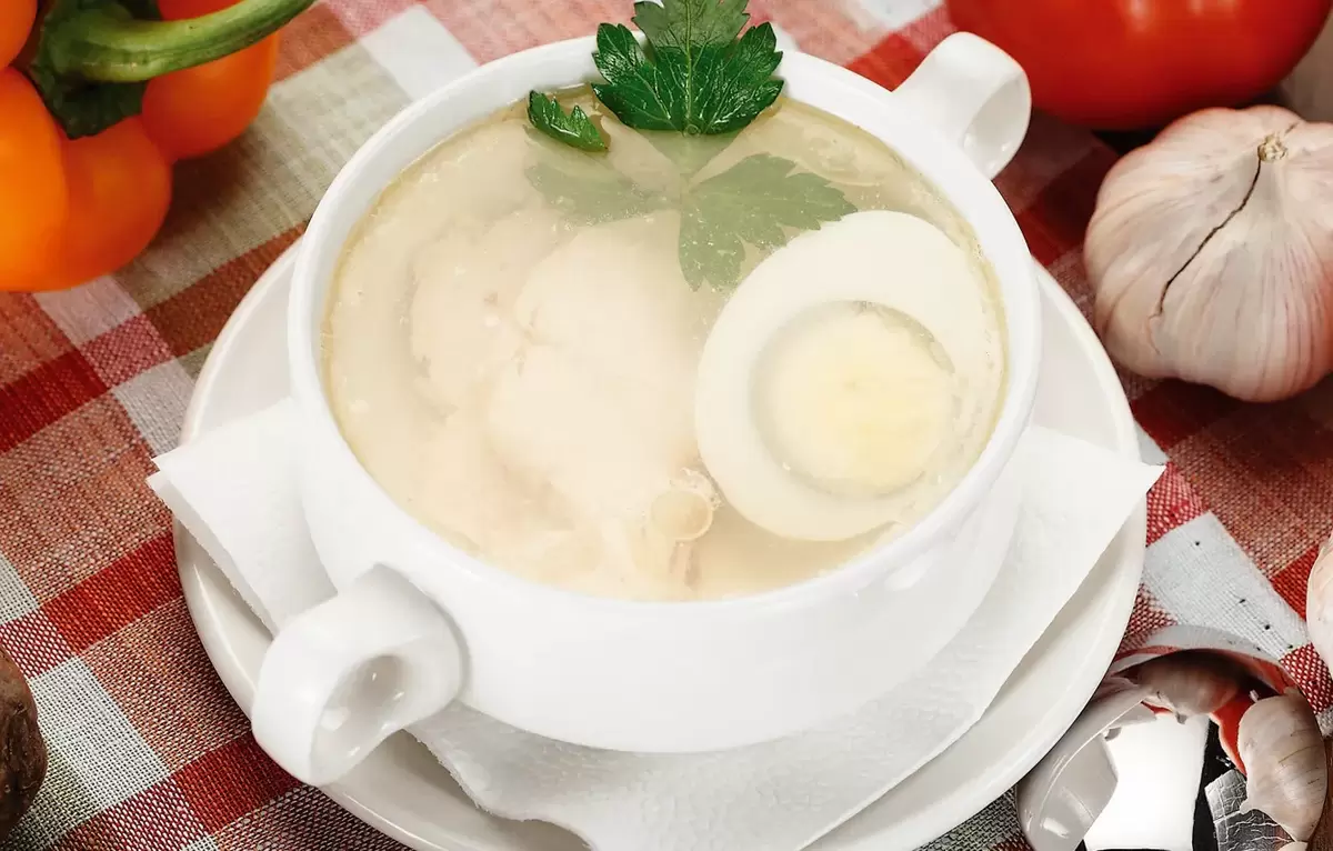 Супы и бульоны: идеальные помощники в восстановлении после праздников