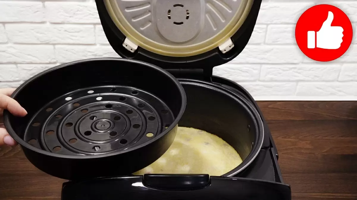 Нежный манник на кефире с ягодами: простой рецепт для мультиварки