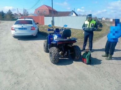 В населенных пунктах Тюменского округа наряды полка ДПС Госавтоинспекции проводят «точечные» рейды по обращениям местных жителей, которые жалуются на подростков, гоняющих по селам и деревням