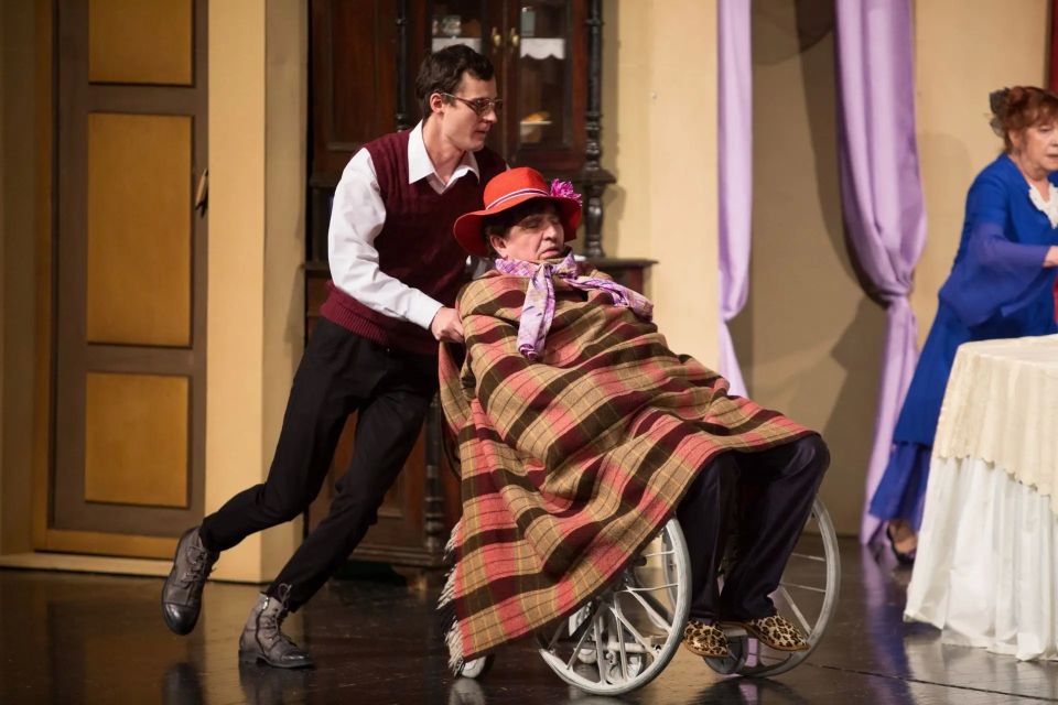 18 ������ � 18.00. �Ҹ���, �. ��������, �������� �������, � 2-� �����, 12+