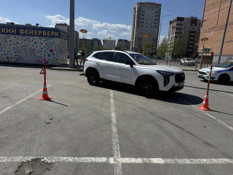 9-летняя школьница сбита сегодня днём автомобилем «Хавал» на парковке у торгового центра ул. Широтной, д.112 в Тюмени 9-летняя школьница сбита сегодня днём автомобилем «Хавал» на парковке у торгового центра ул. Широтной, д.112 в Тюмени