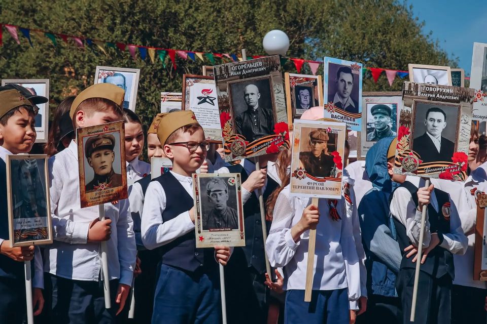 Максим Афанасьев: Бессмертный полк» объединяет поколения Максим Афанасьев: Бессмертный полк» объединяет поколения