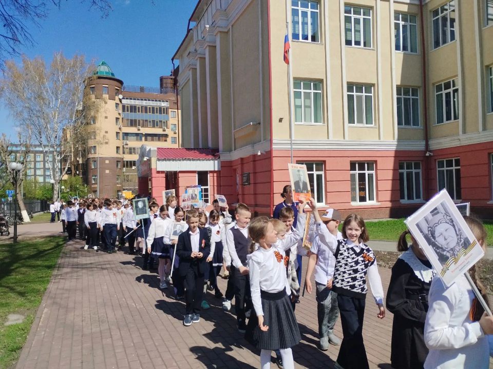 Ученики школы № 25 присоединились к акции «Бессмертный полк» Ученики школы № 25 присоединились к акции «Бессмертный полк»