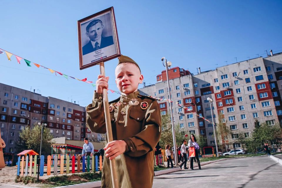 Максим Афанасьев: Бессмертный полк» объединяет поколения Максим Афанасьев: Бессмертный полк» объединяет поколения