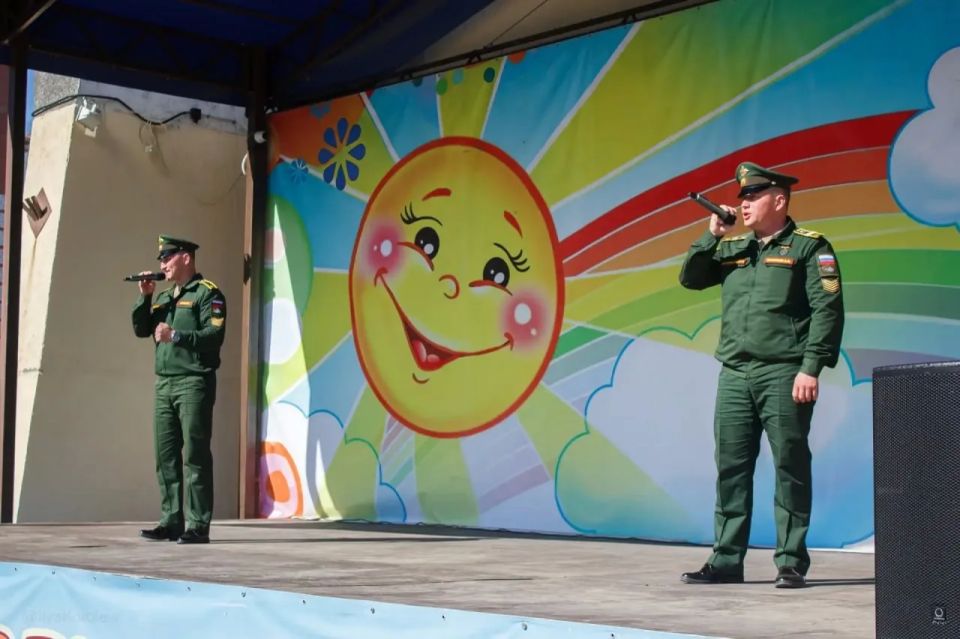 В Тюмени состоялась выставка военной техники в преддверии Дня Победы В Тюмени состоялась выставка военной техники в преддверии Дня Победы