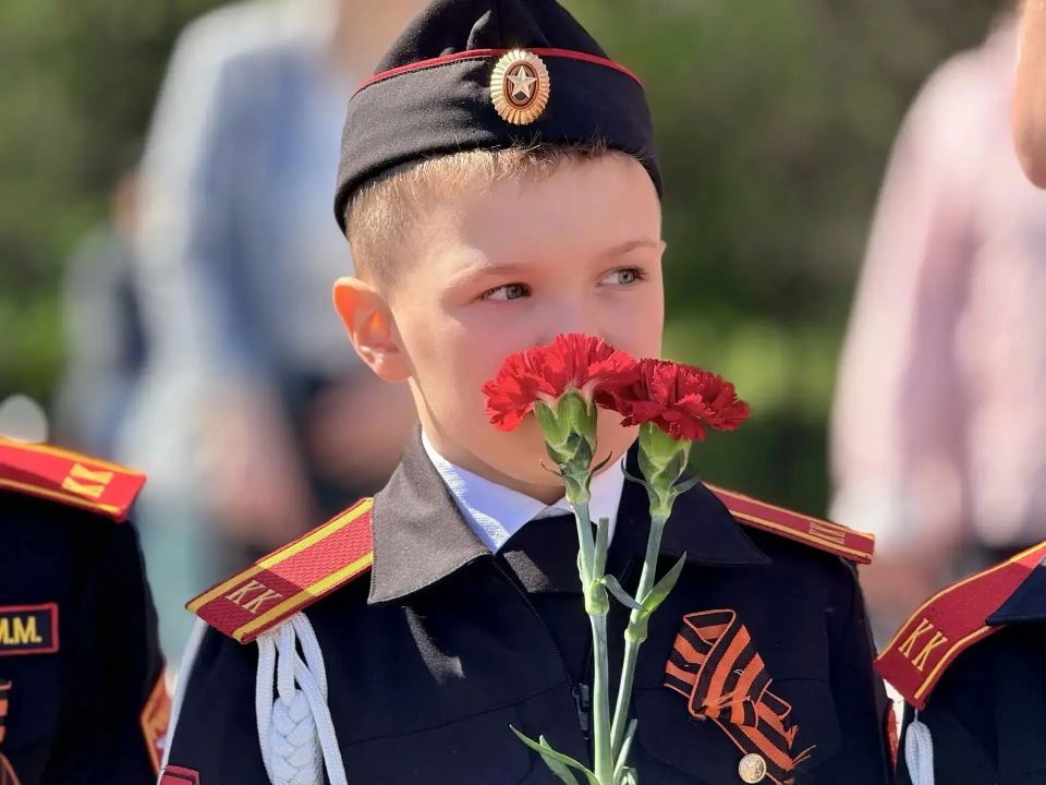 Максим Афанасьев: Делюсь теплыми и трогательными кадрами с патриотических уроков, которые прошли во всех районах нашего города! Максим Афанасьев: Делюсь теплыми и трогательными кадрами с патриотических уроков, которые прошли во всех районах нашего города!