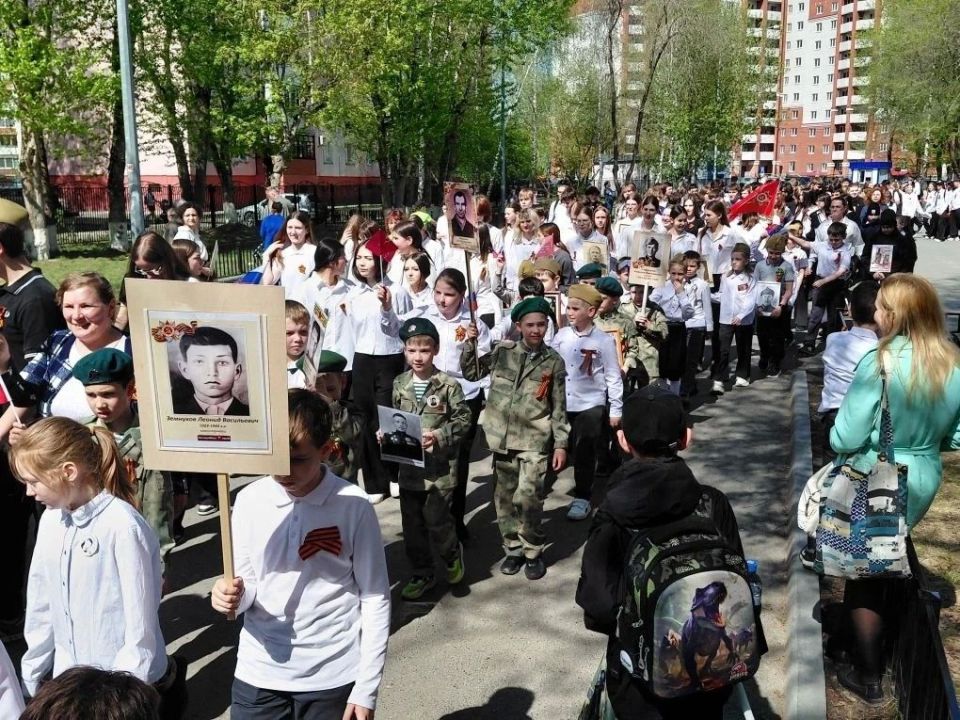 Максим Афанасьев: Делюсь теплыми и трогательными кадрами с патриотических уроков, которые прошли во всех районах нашего города! Максим Афанасьев: Делюсь теплыми и трогательными кадрами с патриотических уроков, которые прошли во всех районах нашего города!
