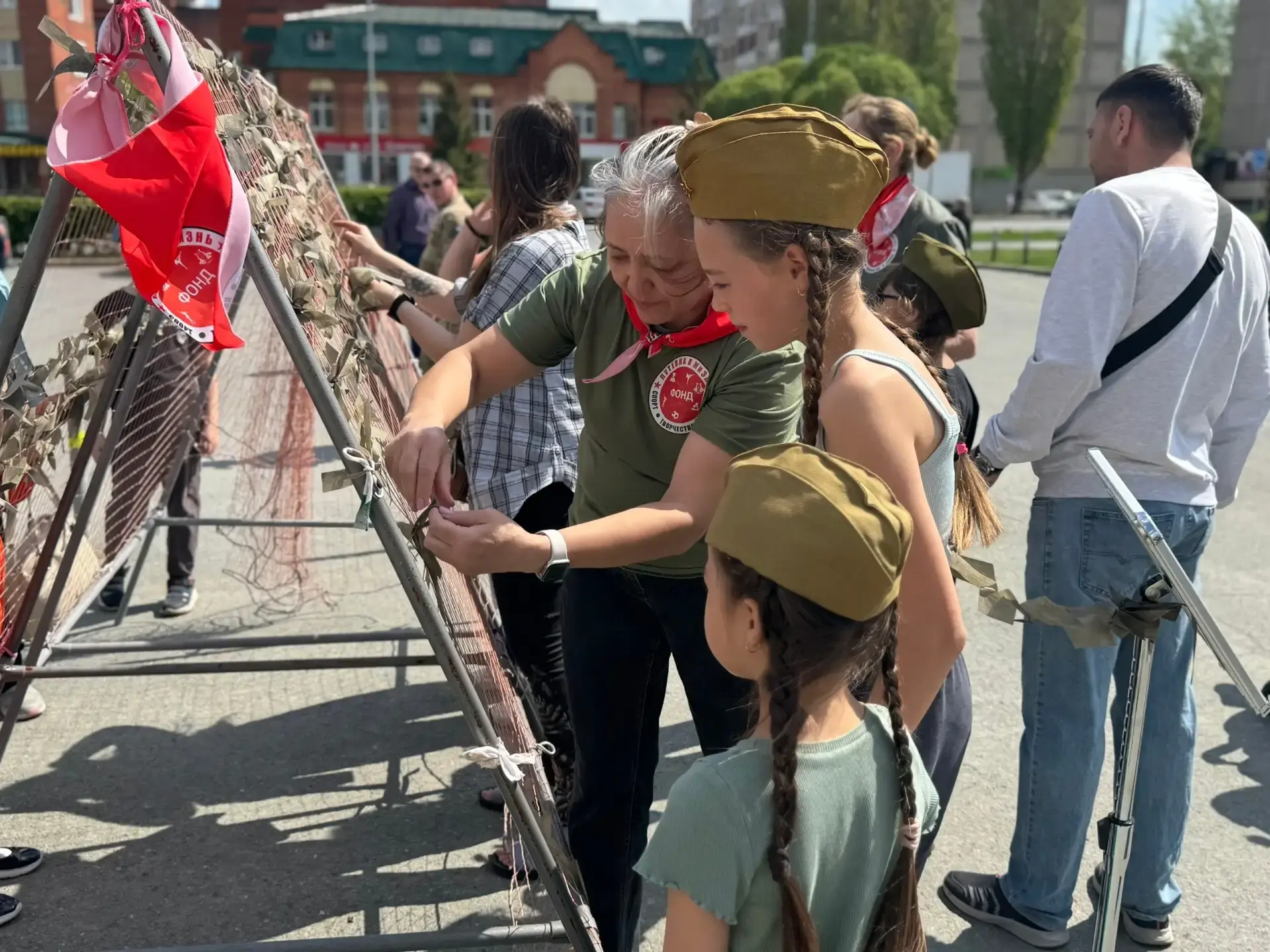 «ВЕЧНЫЙ ОГОНЬ ПАМЯТИ». Сегодня в сквере Депутатов развернулся праздник: тюменцы встретили 81-годовщину Победы в Великой Отечественной войне и вспомнили подвиг своих героев! Праздничная программа была наполнена различными... «ВЕЧНЫЙ ОГОНЬ ПАМЯТИ». Сегодня в сквере Депутатов развернулся праздник: тюменцы встретили 81-годовщину Победы в Великой Отечественной войне и вспомнили подвиг своих героев! Праздничная программа была наполнена различными...