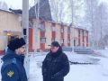 Порывы ветра снесли крышу дома в Пыть-Яхе