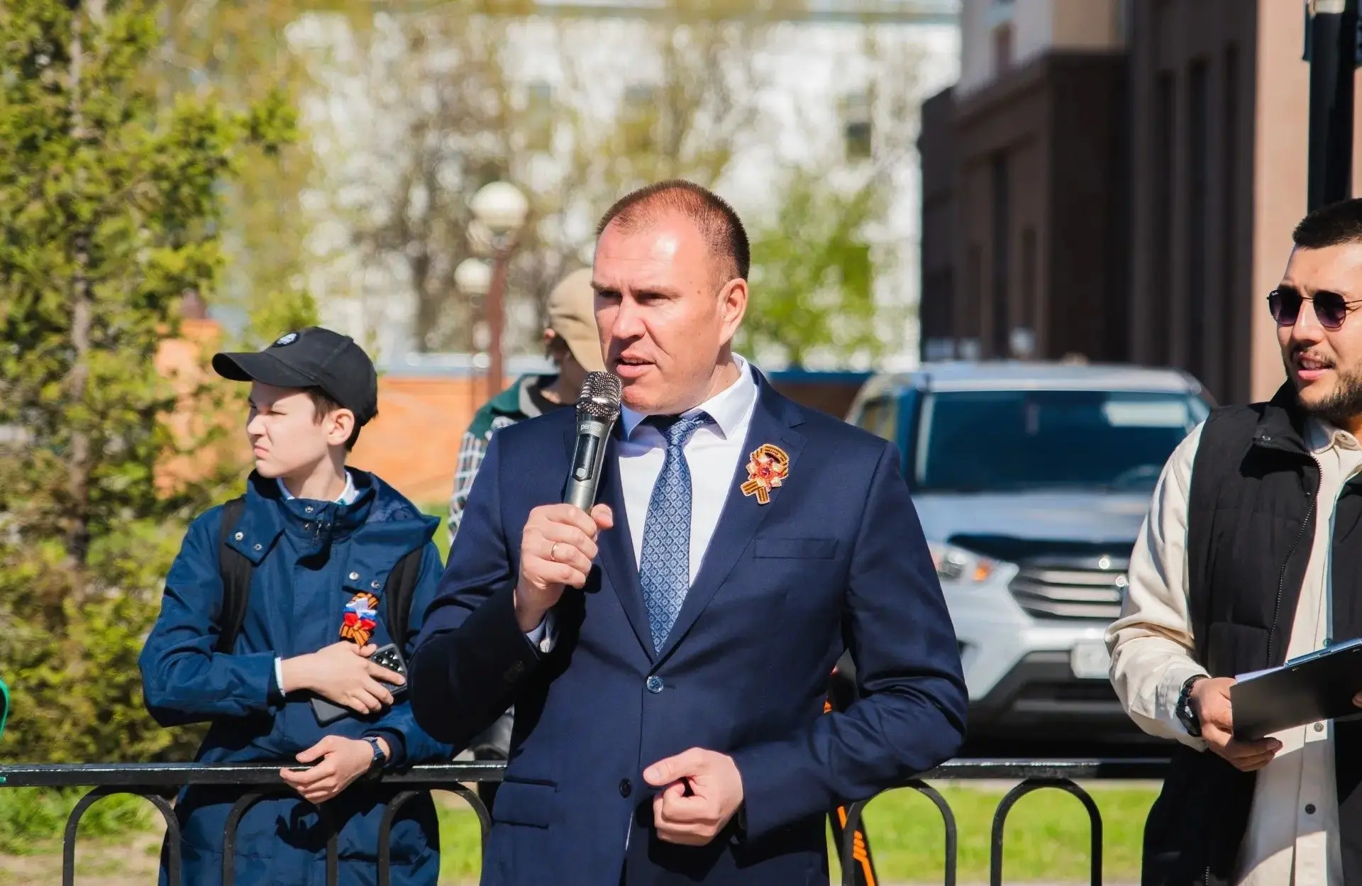 450 тоболяков из 30 команд — представителей учебных заведений, трудовых коллективов и общественных организаций — стали участниками 78-й традиционной легкоатлетической эстафеты, посвящённой Дню Победы в Великой Отечественной... 450 тоболяков из 30 команд — представителей учебных заведений, трудовых коллективов и общественных организаций — стали участниками 78-й традиционной легкоатлетической эстафеты, посвящённой Дню Победы в Великой Отечественной...