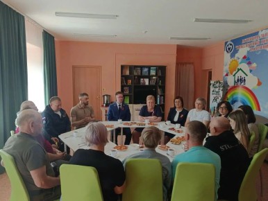 Прокурор Казанского района провел встречу с ветеранами боевых действий, участниками СВО и членами их семей