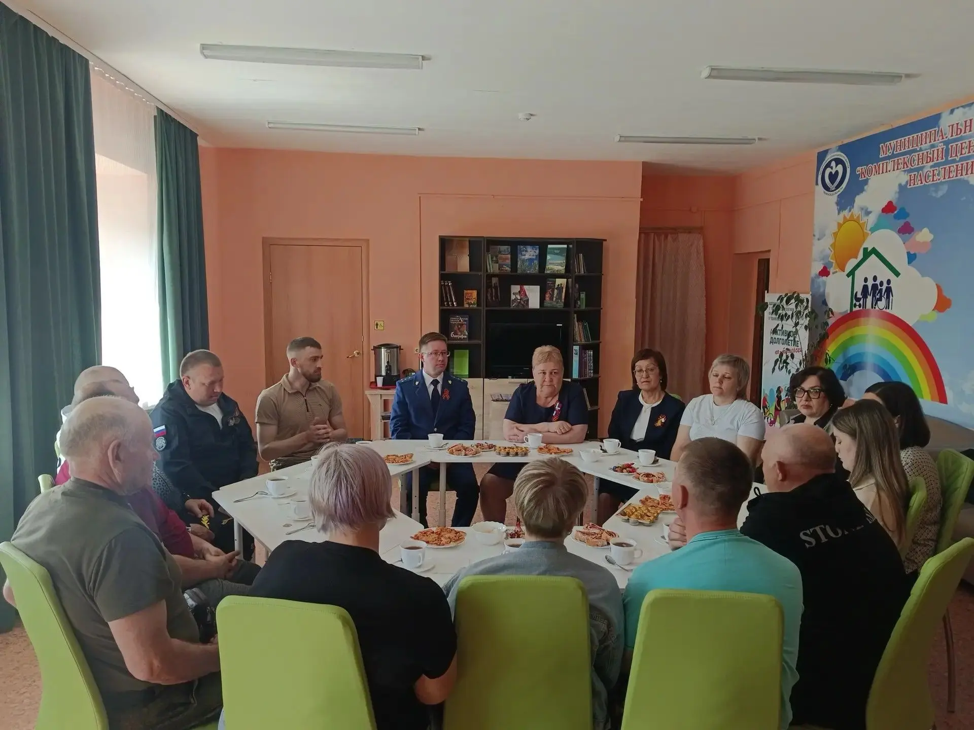 Прокурор Казанского района провел встречу с ветеранами боевых действий, участниками СВО и членами их семей