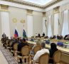 В эти минуты губернатор Тюменской области Александр Моор вручает государственные и региональные награды жителям
