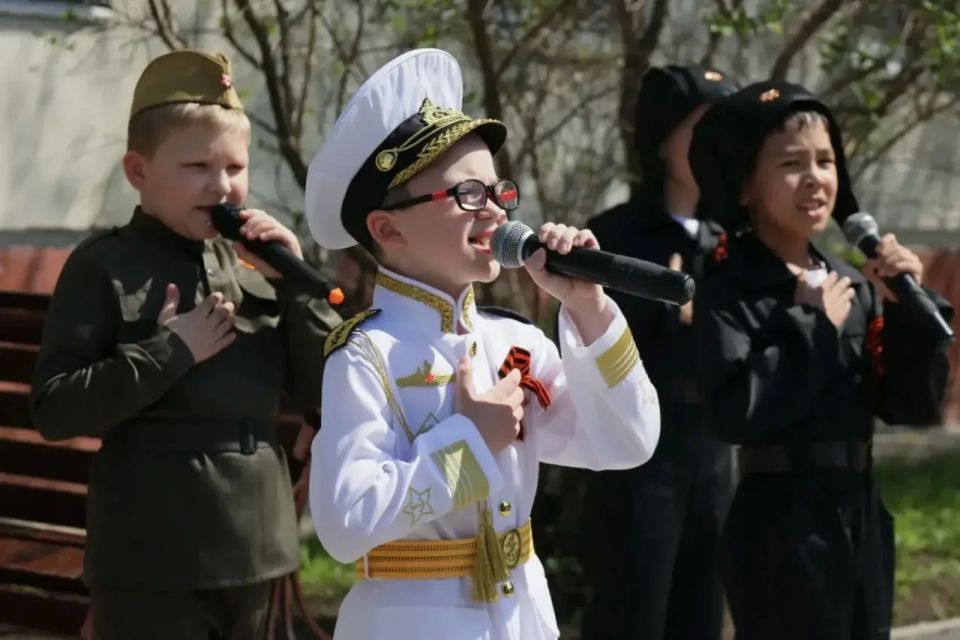 Установили Звезду Героя на доме Александра Бортникова Установили Звезду Героя на доме Александра Бортникова