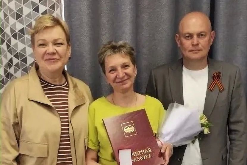 Специалисты регионального социально-реабилитационного центра для несовершеннолетних «Семья» получили награды Тюменской областной Думы